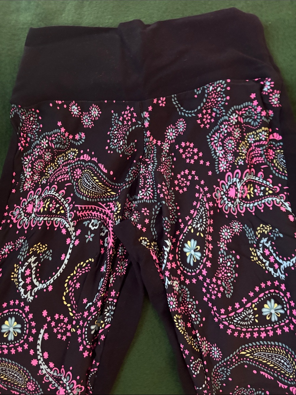 Black Paisley Active Capris with Pink & Aqua Accents small or medium - Picture 3 of 4